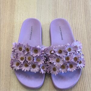 Lucky Brand Lavender Floral Slides